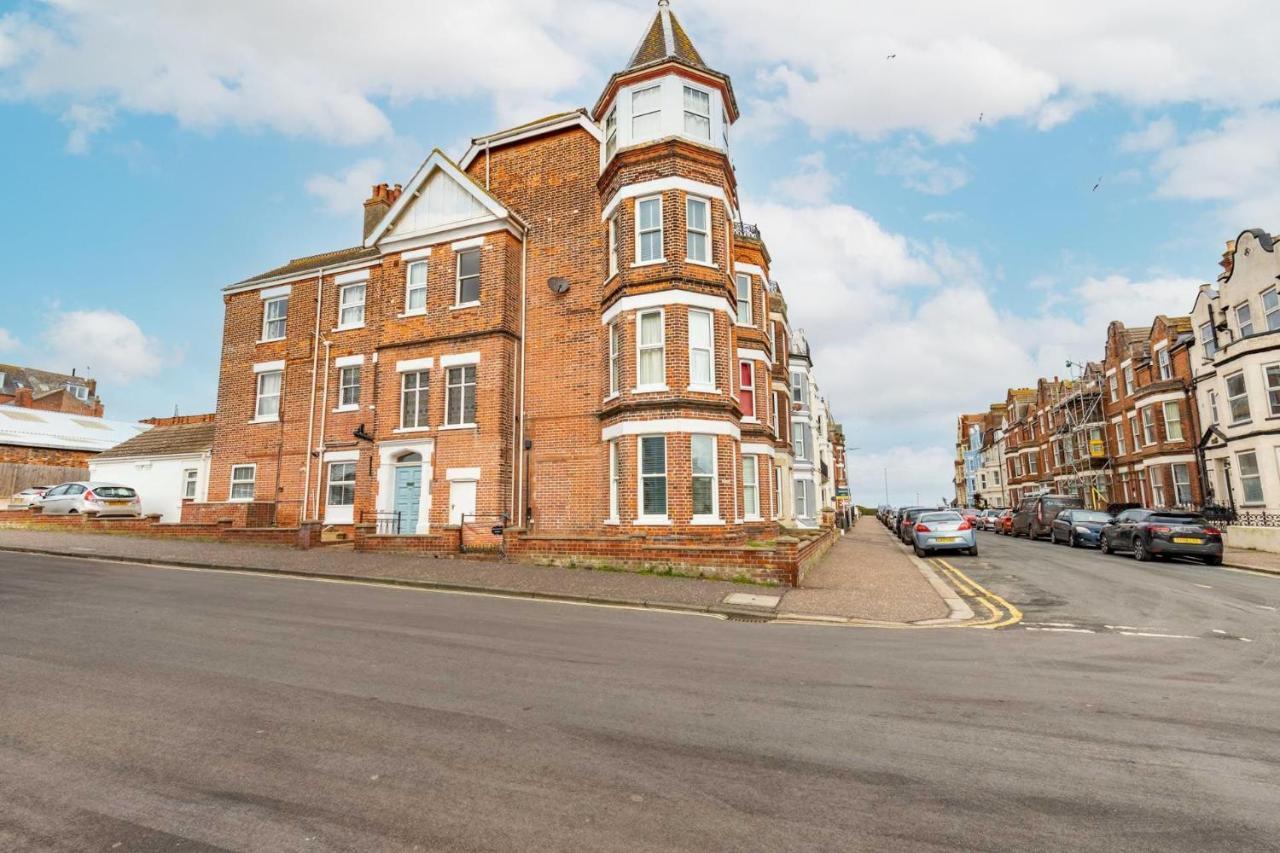 Host & - Cabbell Towers Cromer
